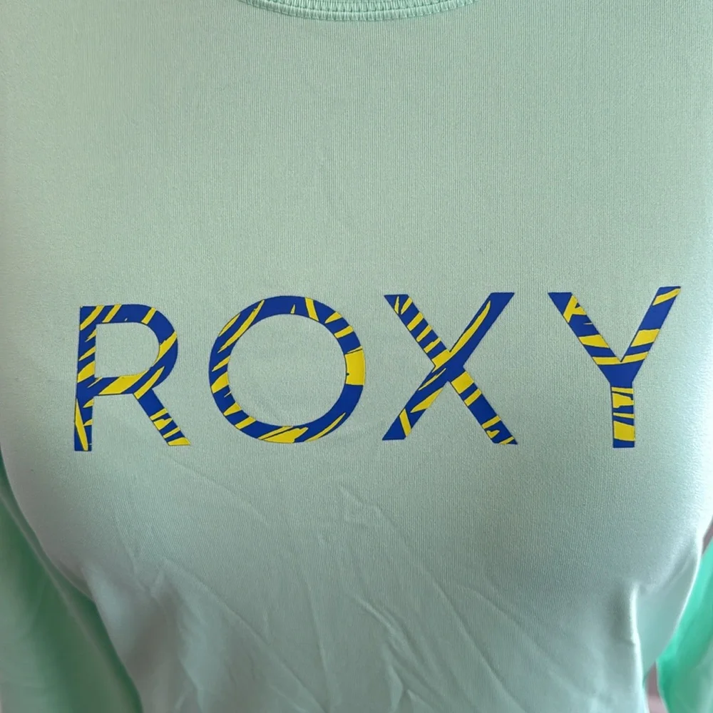 Roxy rash guard. Size L - Picture 2 of 5